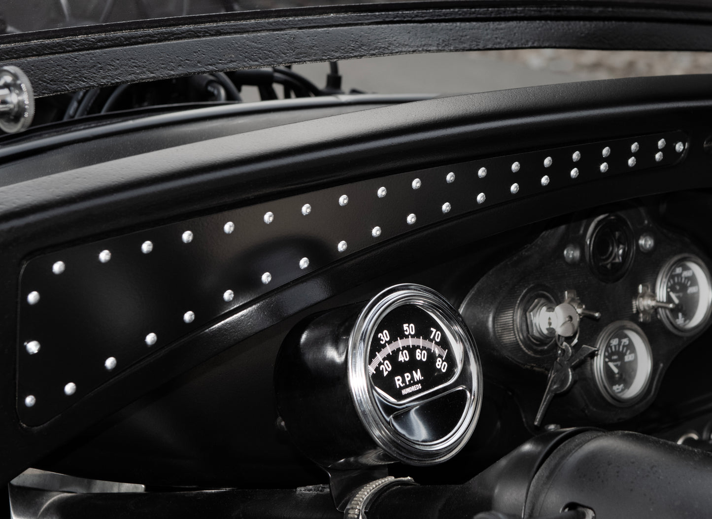 1930-1931 Ford Model A Aluminum Dash Rail Inlays - Black w/ Aviation Rivets